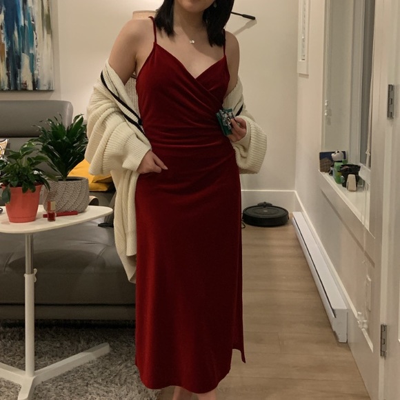 ZARA red velvet pleated midi dress in US S - Picture 2 of 6